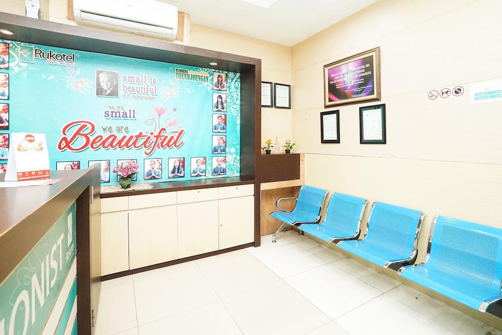 Oyo 277 Rukotel Near Rsu Adi Husada Undaan Kota Surabaya Exterior photo